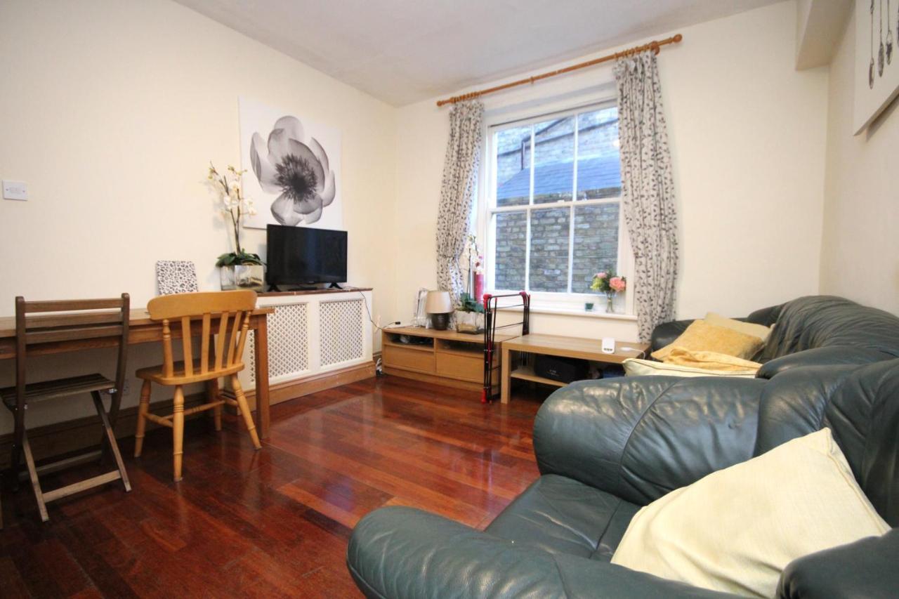 Appartement Three Bedroom Flat With Garden In Fulham Londen