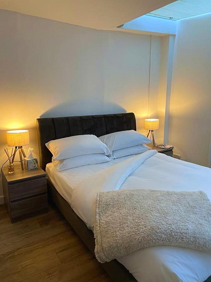 Modern In Popular South Kensington Location * London