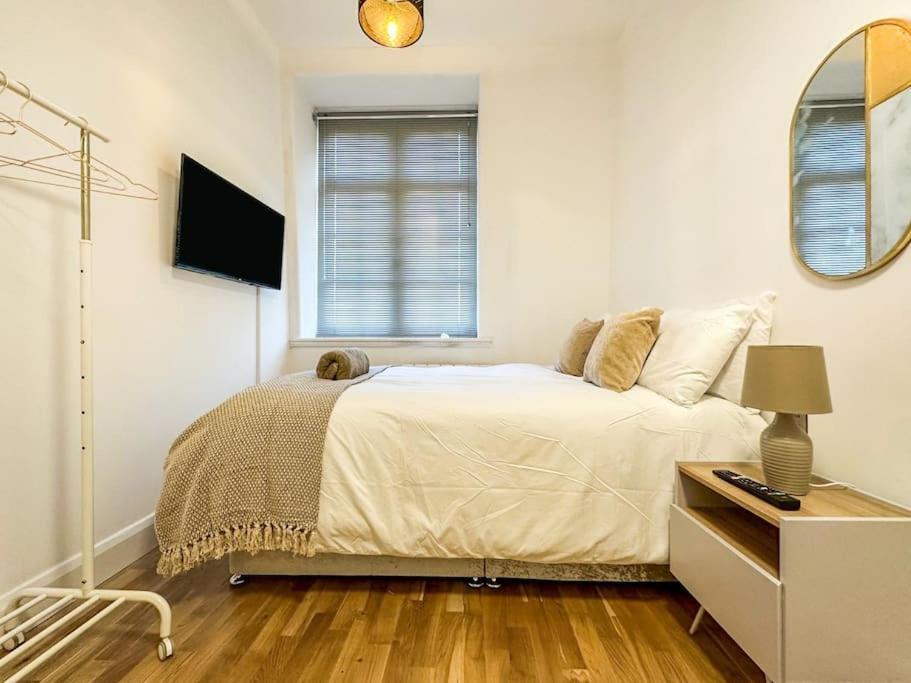 Newly Refurbished Luxury 3 Bedroom Apartment London