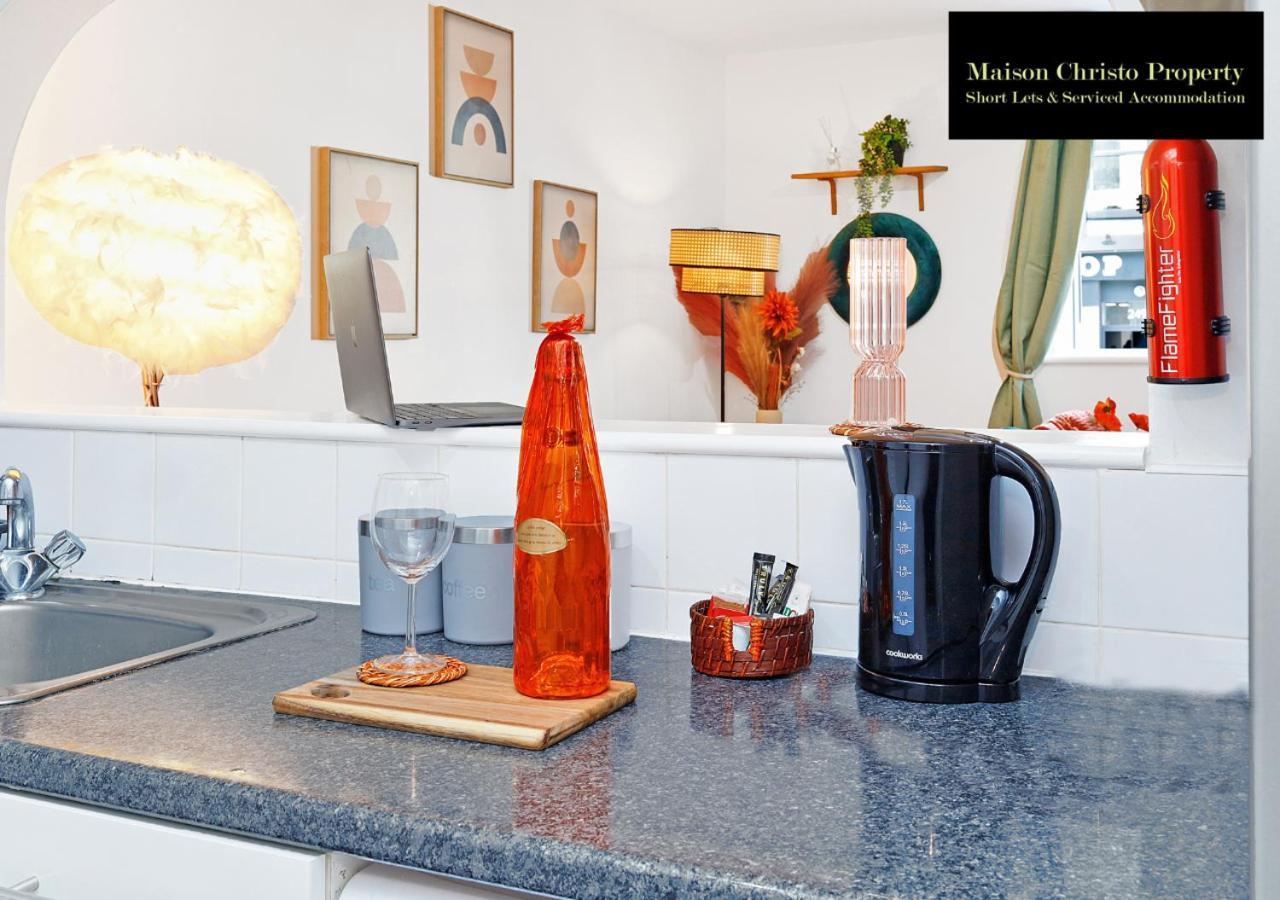 Kirkwall 1bedroom Apt Sleeps 4 With Wifi & Lesiure By Maison Christo Property Short Lets & Serviced Apartment London