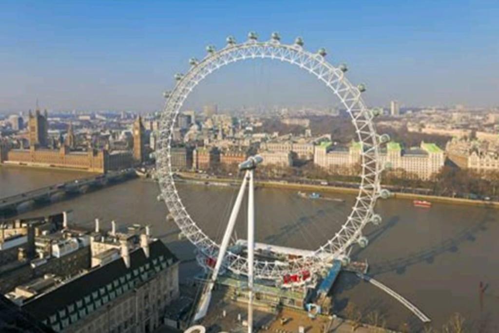 Bright, Interior, Close To The City, 2 Bedroom Londres