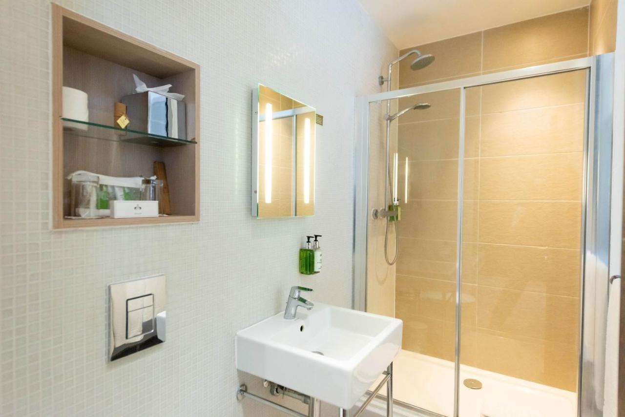 Hotell The Wesley Euston 4*