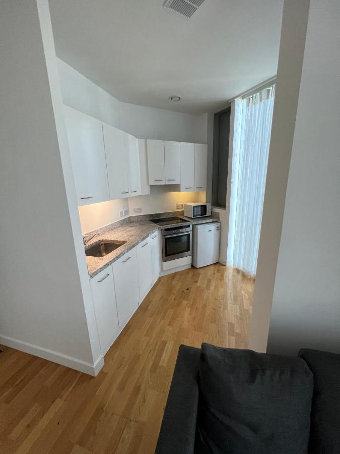 Studios, And Private Bedrooms With Shared Kitchen At Chapter Kings Cross In Appartement Londen