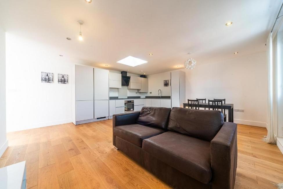 Lovely Penthouse Near Canary Wharf * Londen