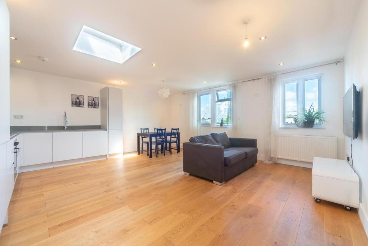 Lovely Penthouse Near Canary Wharf Appartement Londen
