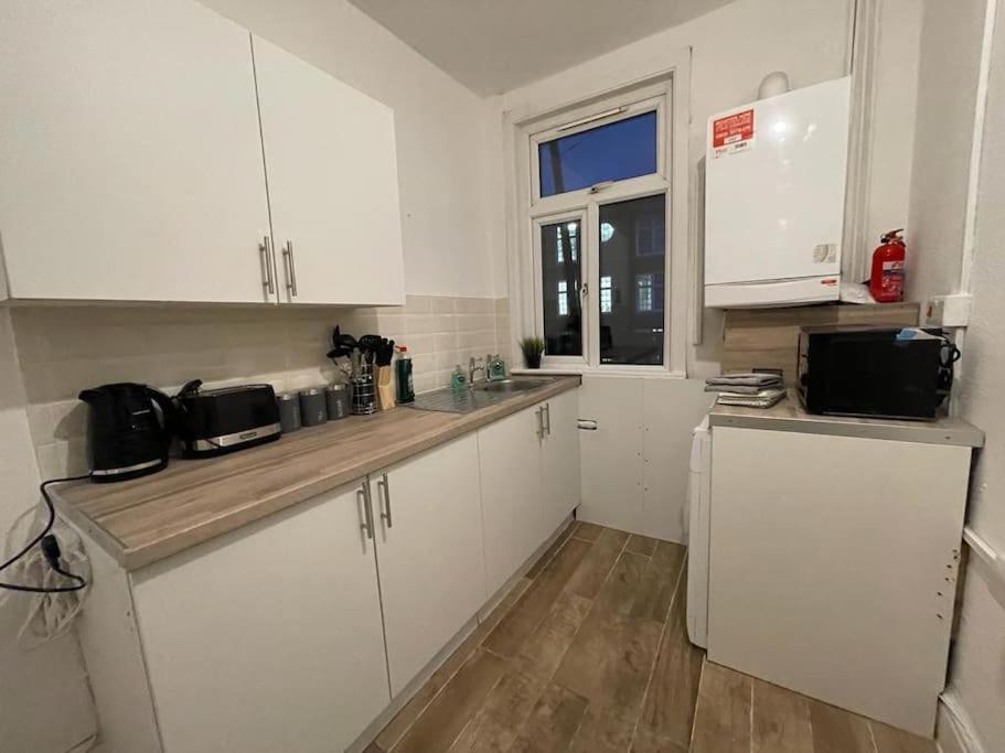 Beautiful 2 Bedroom On Tower Bridge Appartement Londres