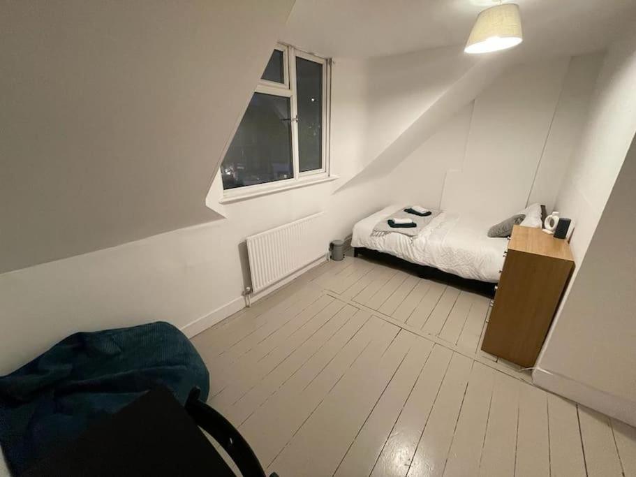 Beautiful 2 Bedroom On Tower Bridge Appartement Londres