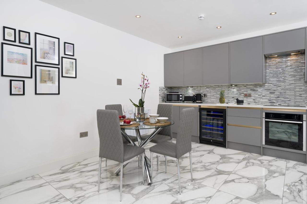 Appartement Oxford Street 2 Bedr, 3 Beds, 2,5 Bath, 2 Min Subway