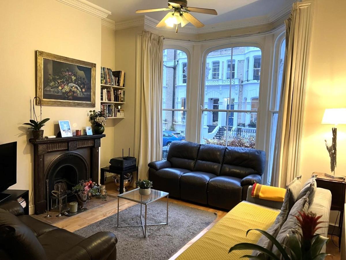 Alloggio in famiglia Double Bedroom With En-suite Bathroom In Chelsea - - Share Londra