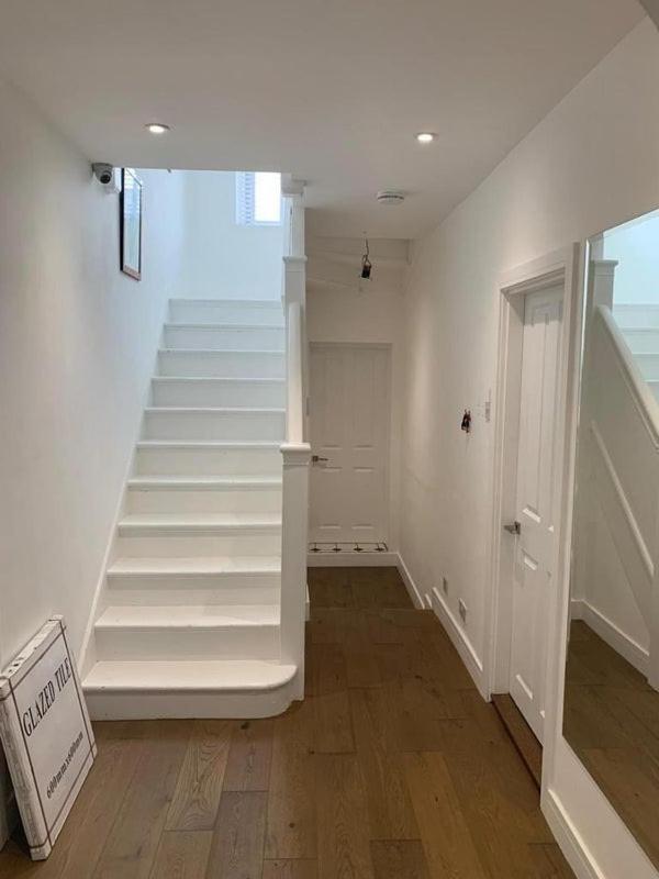 Wandworth, South Deluxe King 2 * London