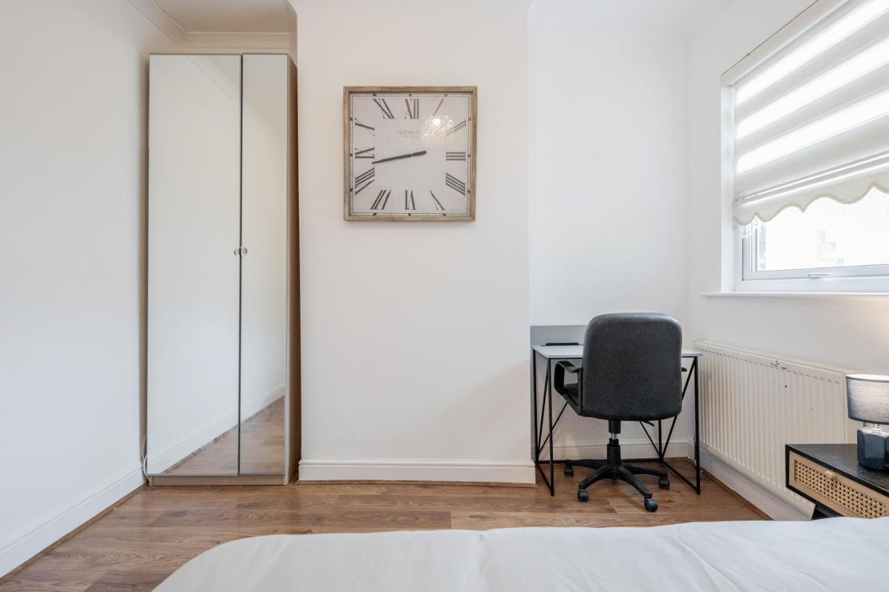 Appartement Entire Lovely Family With Parking, Wifi, Netflix, Self Check-in *