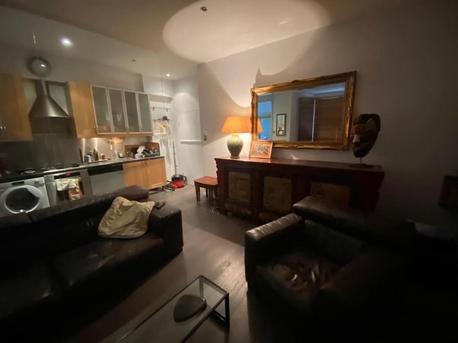 Large Flat In Kensington Lägenhet