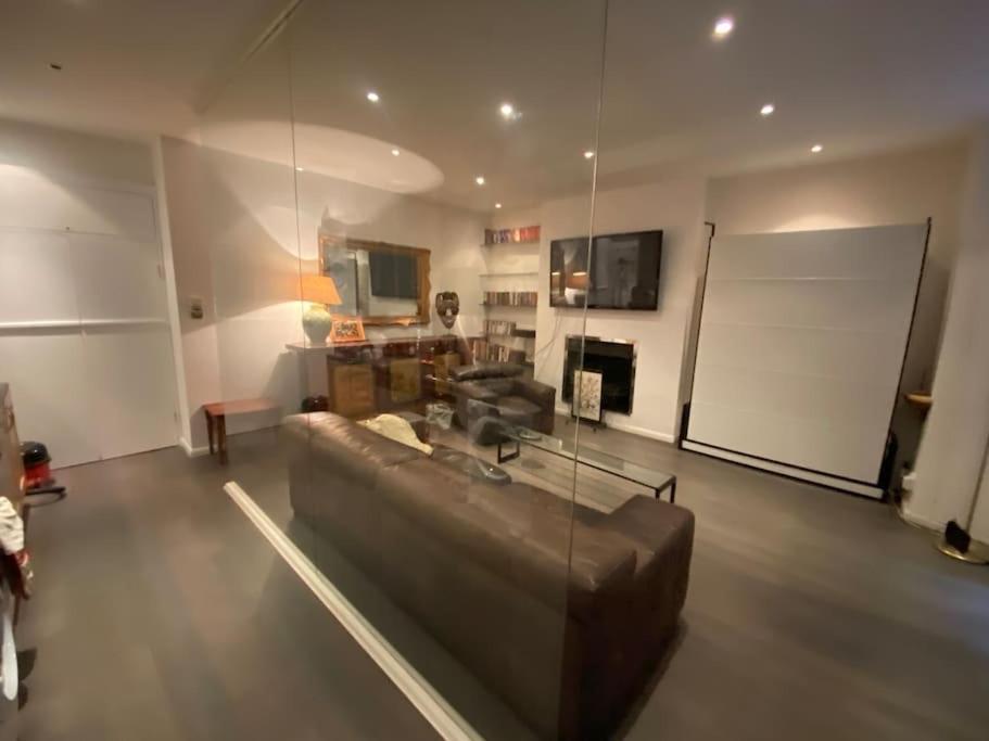 Large Flat In Kensington Lägenhet *