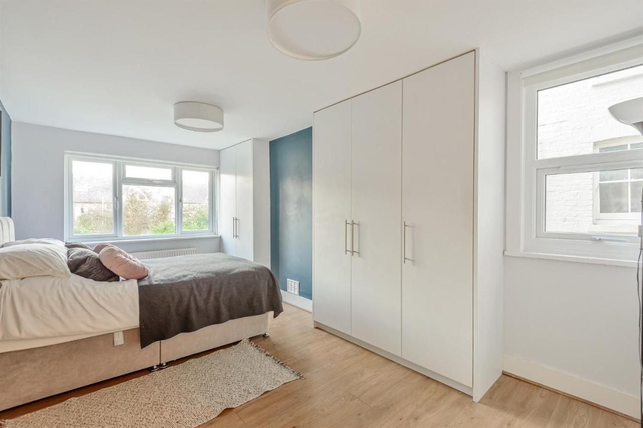 Appartement Homely 1-bed In Vibrant Zone 3 Londen