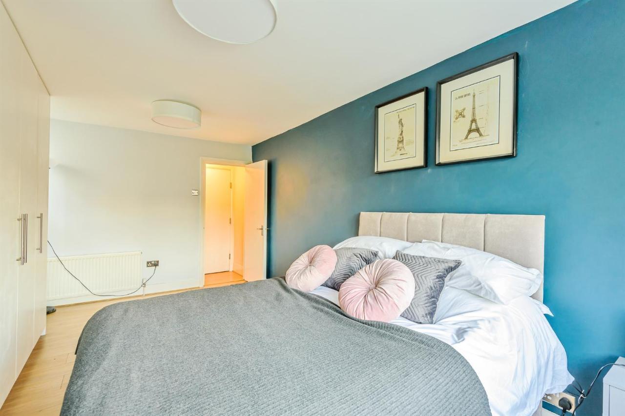 Homely 1-bed In Vibrant Zone 3 Appartement *