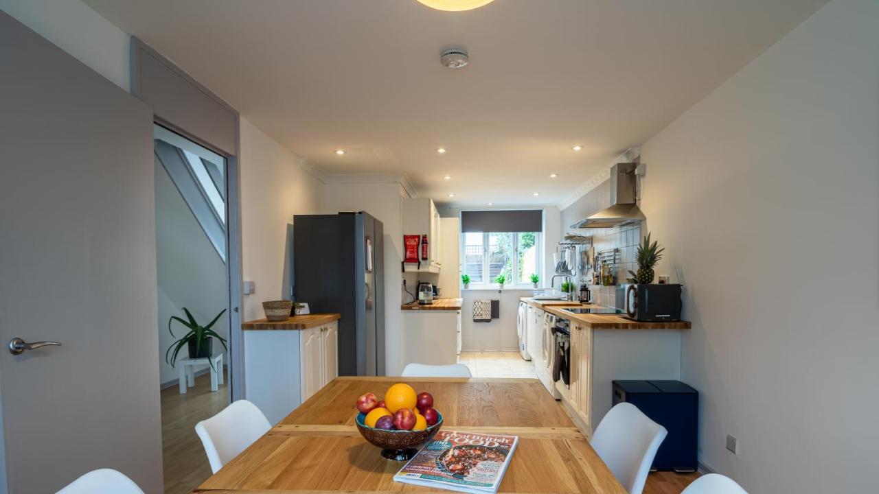 Semesterbostad Bridge 3 Bedroom House With Reception Room, Office And Private Garden
