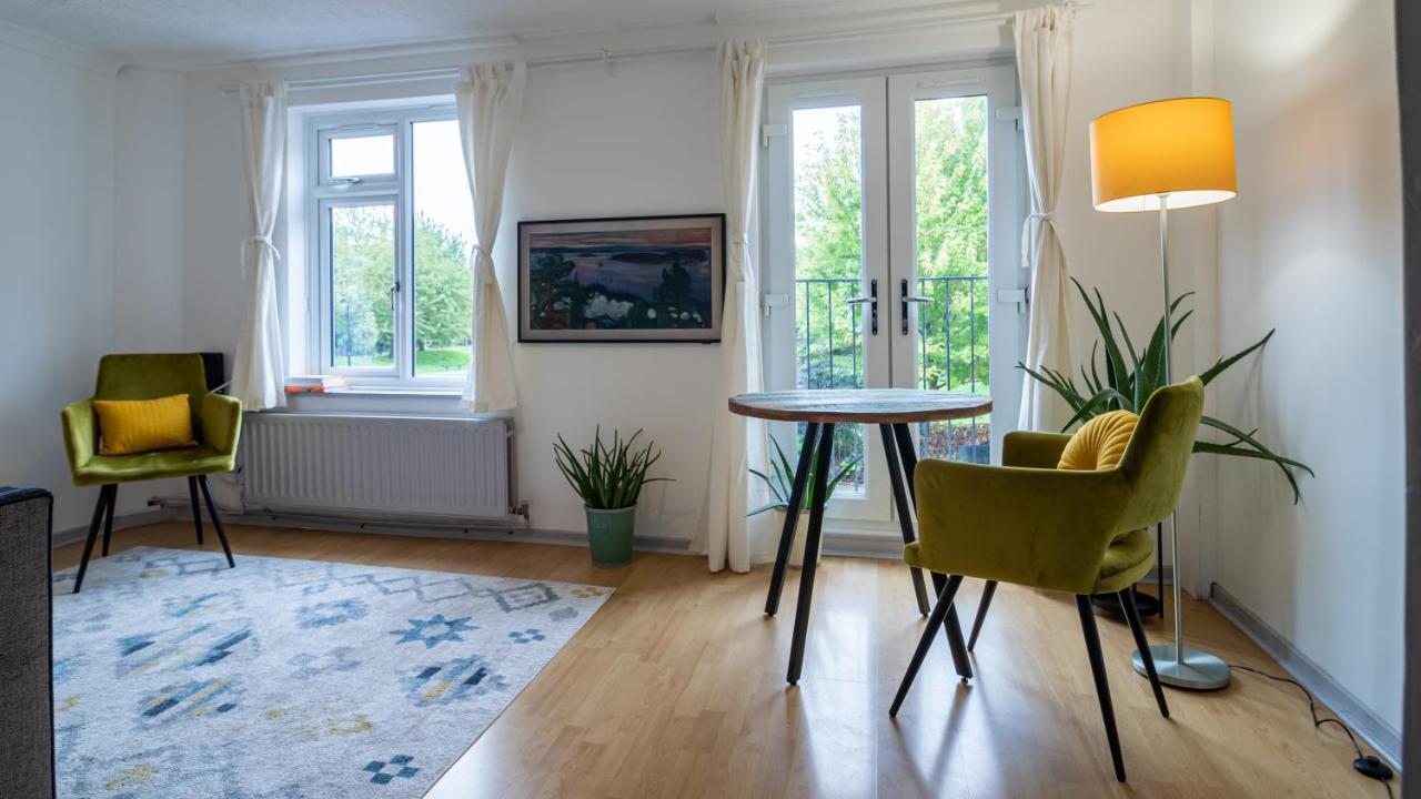 Bridge 3 Bedroom House With Reception Room, Office And Private Garden Semesterbostad