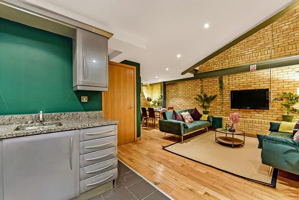 Lejlighed Spacious 2 Bed Urban Jungle Flat,