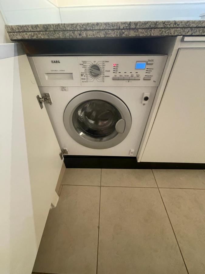 Oxford Street Apartment *