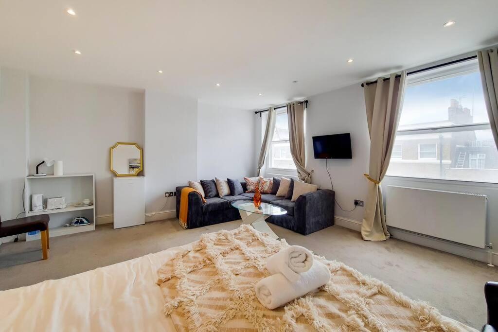 Fabulous Deluxe King With Air-conditioning Holiday home London