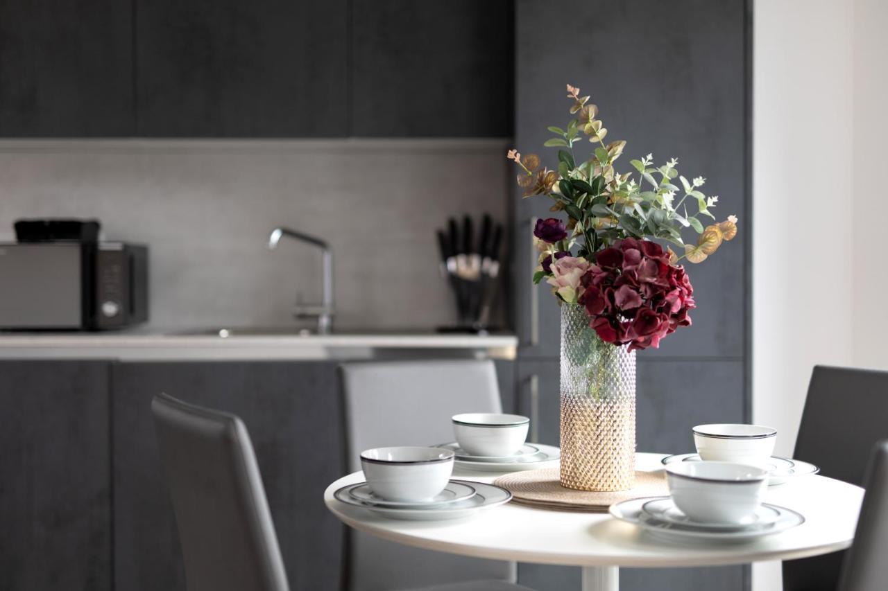 Homely - Camden Penthouse Apartment London