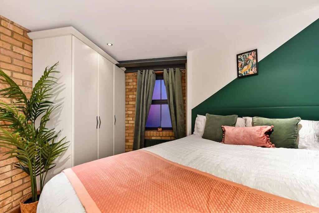 Lejlighed Spacious 2 Bed Urban Jungle Flat, London