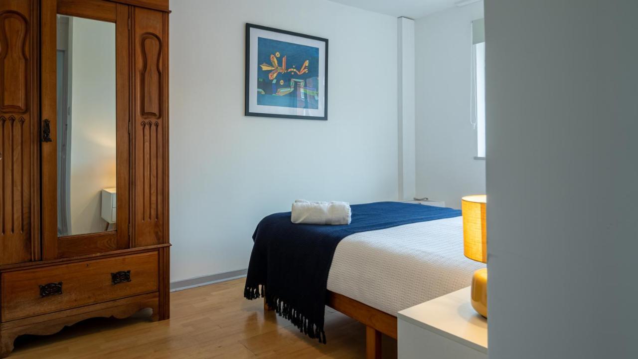 Bridge 3 Bedroom House With Reception Room, Office And Private Garden Semesterbostad *