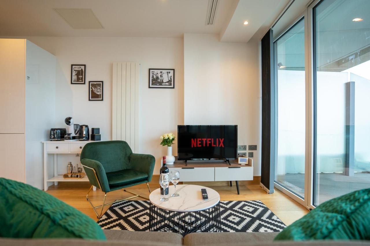 Canary Wharf Luxury Flat W/ View & Terrace Lägenhet
