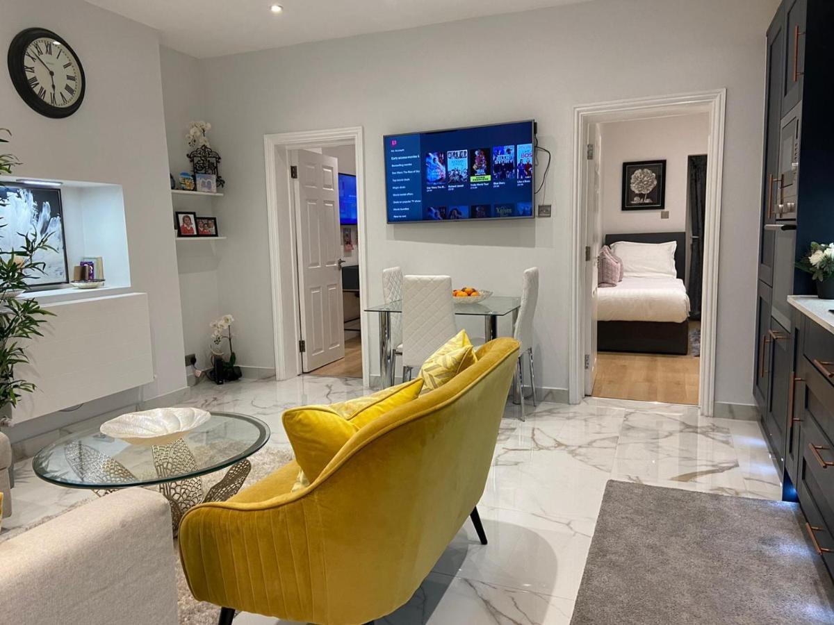 Lägenhet Elegant 2 Bed Flat In Chiswick London
