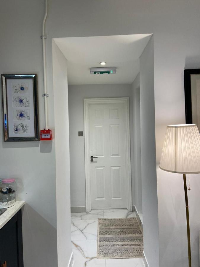 Elegant 2 Bed Flat In Chiswick Lägenhet