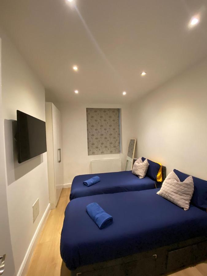 Elegant 2 Bed Flat In Chiswick Lägenhet London