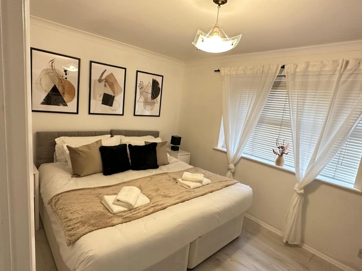 Stylish 1 Bedroom Close To Tooting Bec Station Appartement Londen