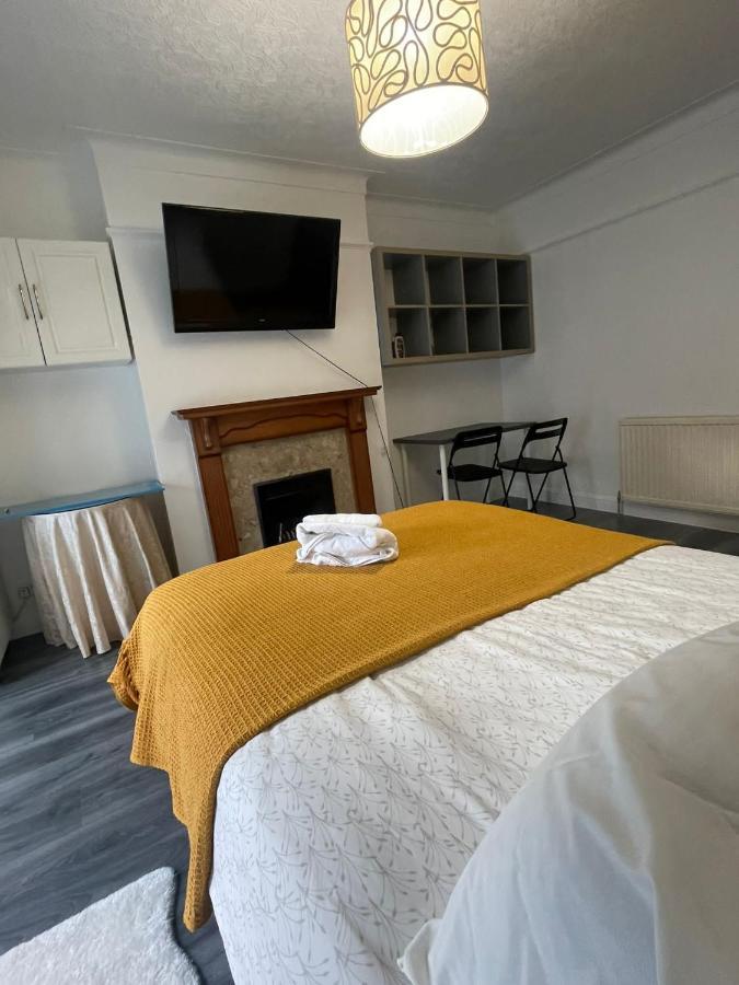 Appartamento Beautiful Private In Willesden Londra