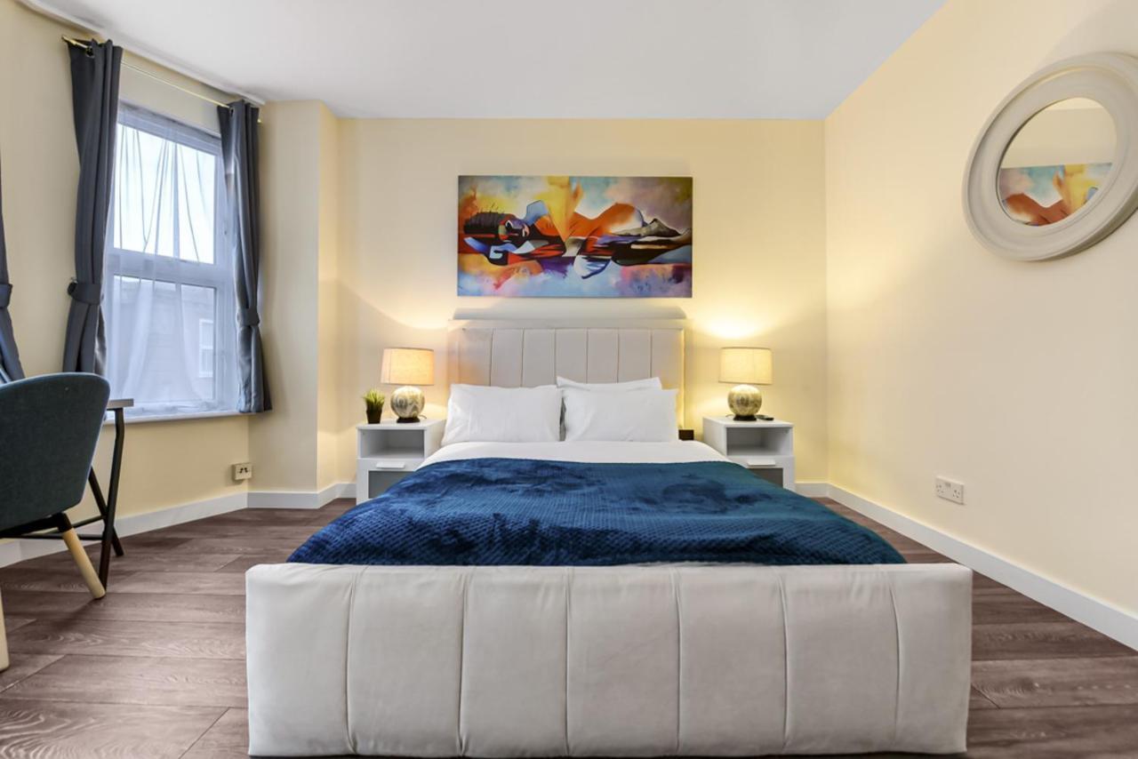 Family Friendly, Zone 2, 2 Beds, Overground Apartment *