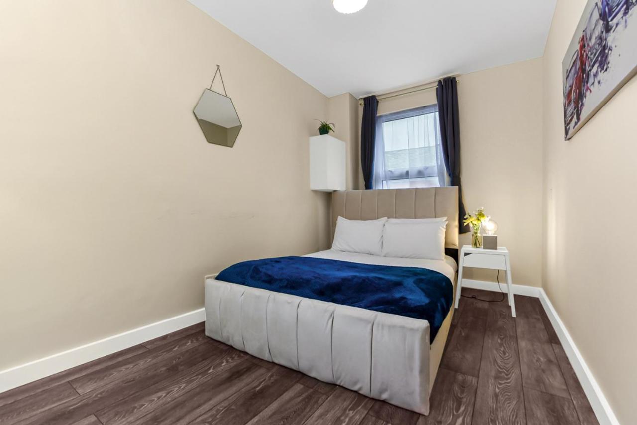 Apartment Family Friendly, Zone 2, 2 Beds, Overground