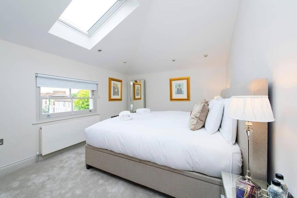 Recently Redecorated Bright And Spacious 1br Flat In West *
