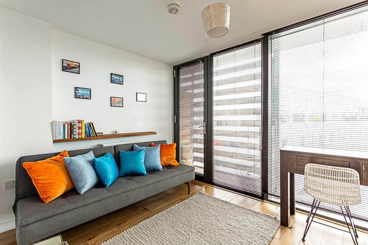 Modern Cosy On Vibrant Deptford High Street * London