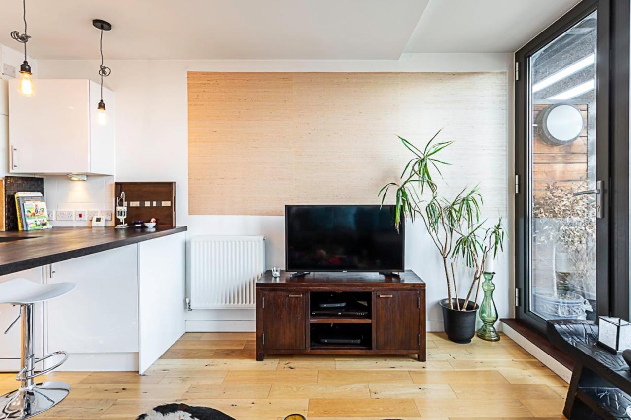 Modern Cosy On Vibrant Deptford High Street * Londen