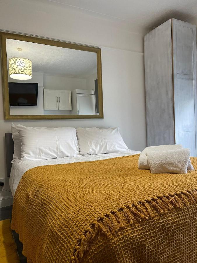 Appartamento Beautiful Private In Willesden Londra