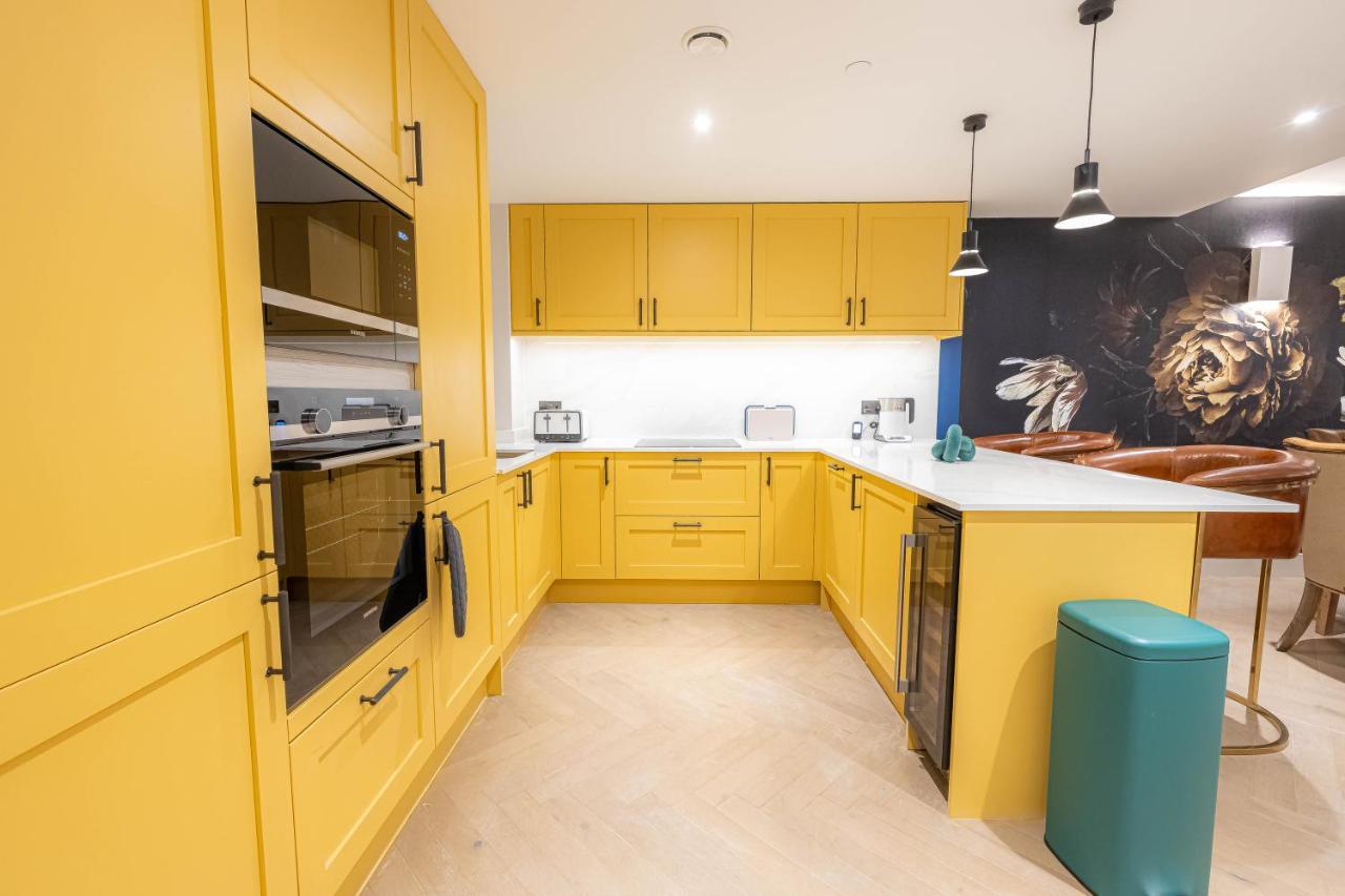 Three Bedroom Near Brick Lane By Belvilla Apartment