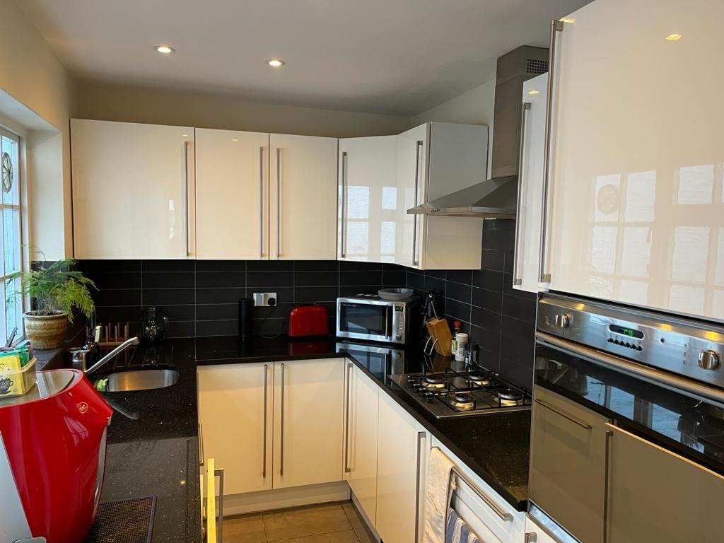 Privat overnatting Private King Room With Huge En-Suite In Shared House In Marylebone London
