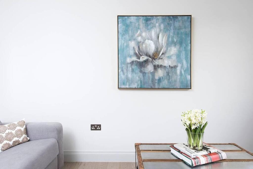 Recently Redecorated Spacious And Modern 1br Flat In West