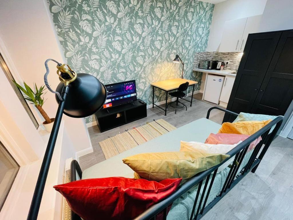 Hackney By Sleepy Apartment