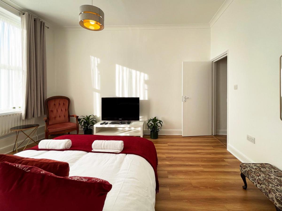 Appartement Sarah's Cozy Near Queen's Park Londen