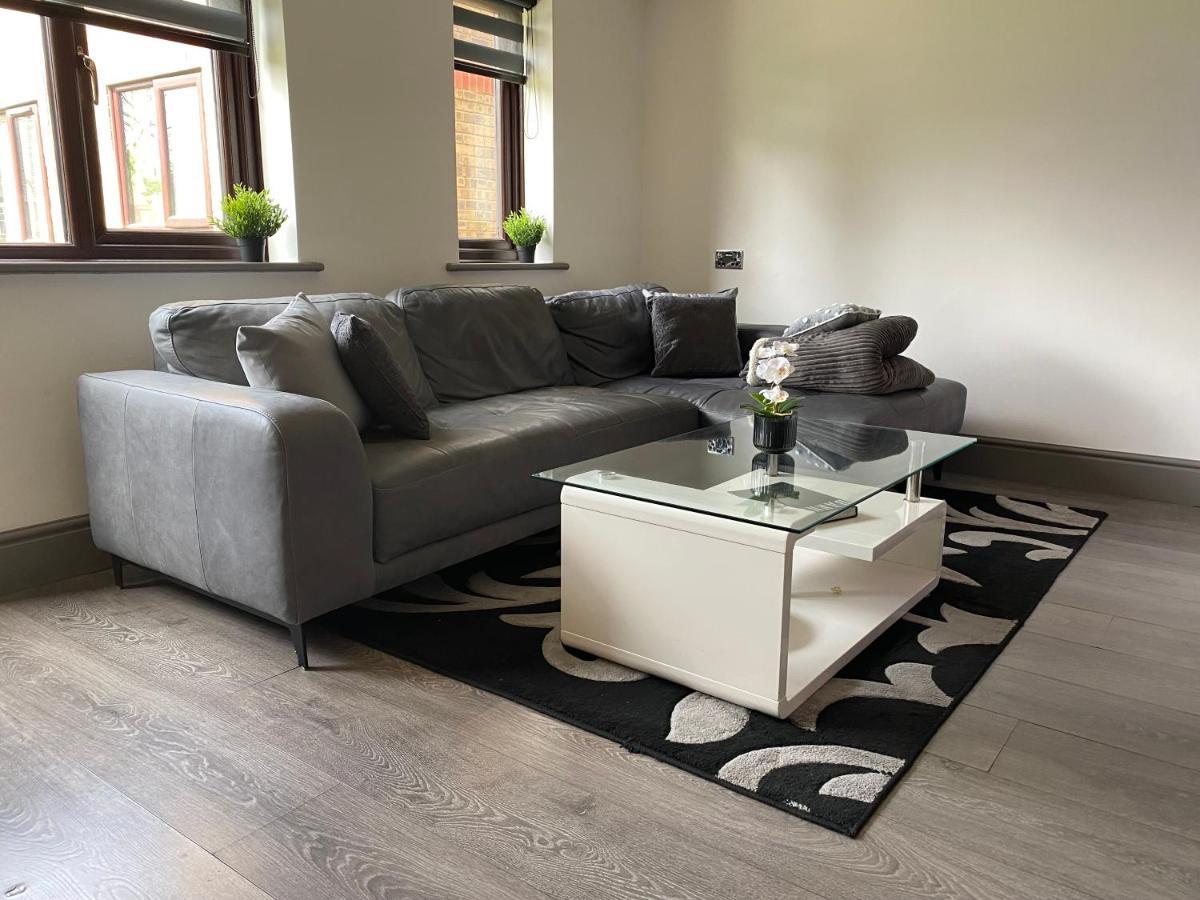 Appartement Modern Spacious 1 Bed With Free Parking In Trendy Inner Suburb 15 Mins Walk To Victoria Line Underground Then 20 Mins To Oxford Street 