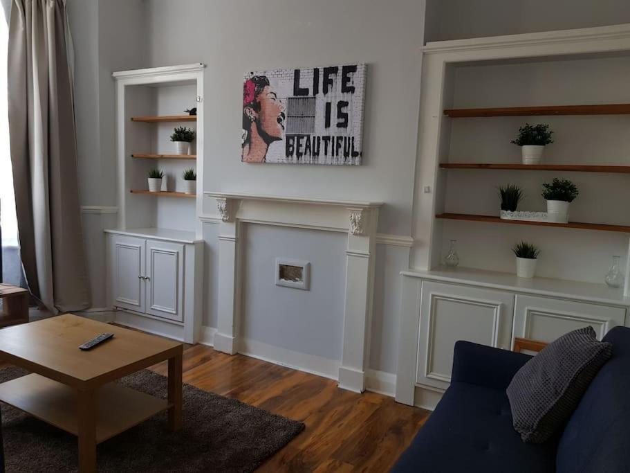 Appartement London. Gorgeous 2 Bed Flat Near Olympic Park. *