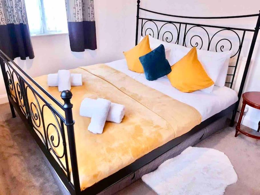 Spacious 3 Bed Flat Close To Central Appartamento Londra