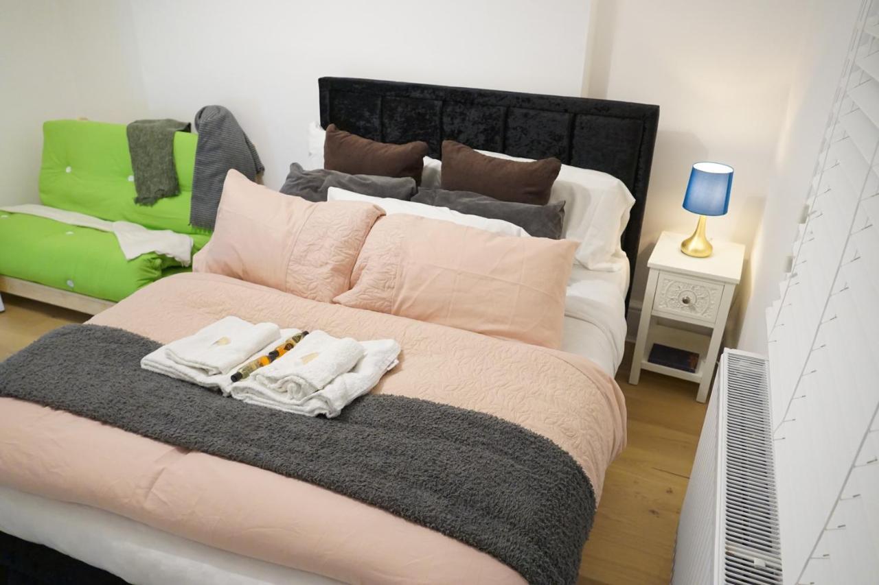 3 Bed 2 Bath * Londra