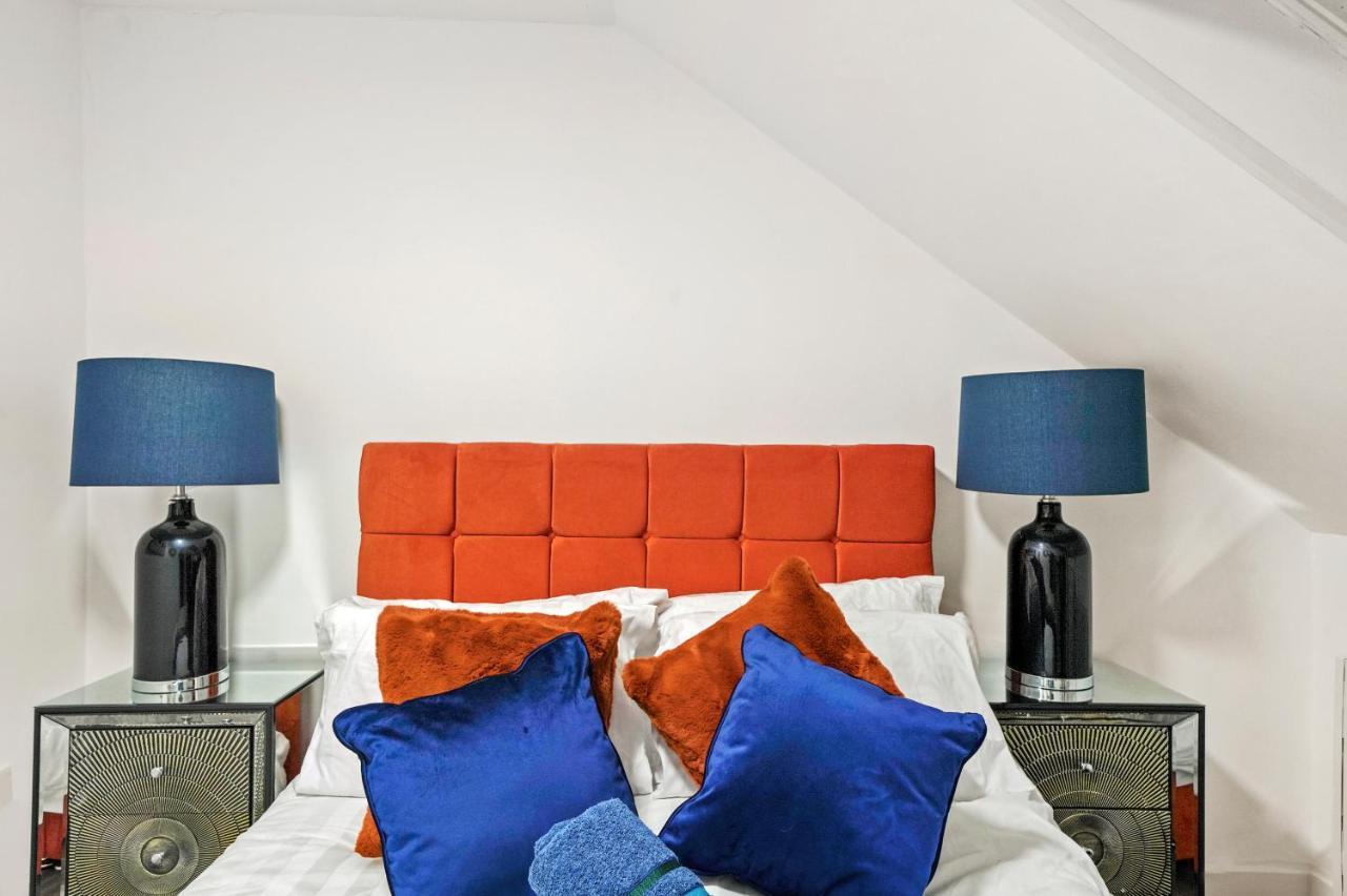 Stunning Westminster New Flats Londen