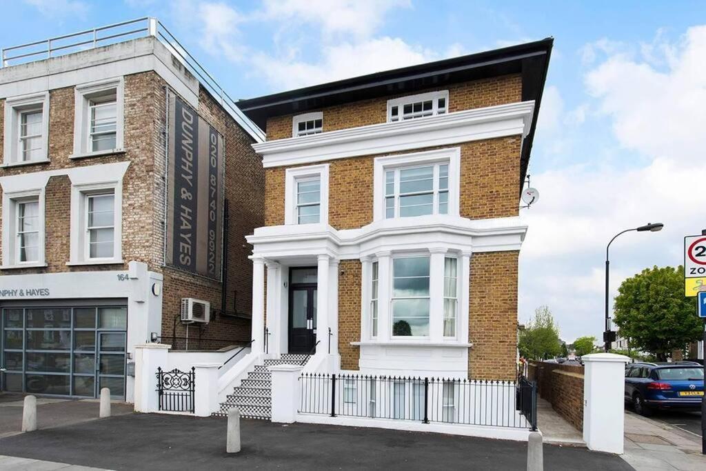 Appartement Recently Redecorated Spacious And Modern 1br Flat In West